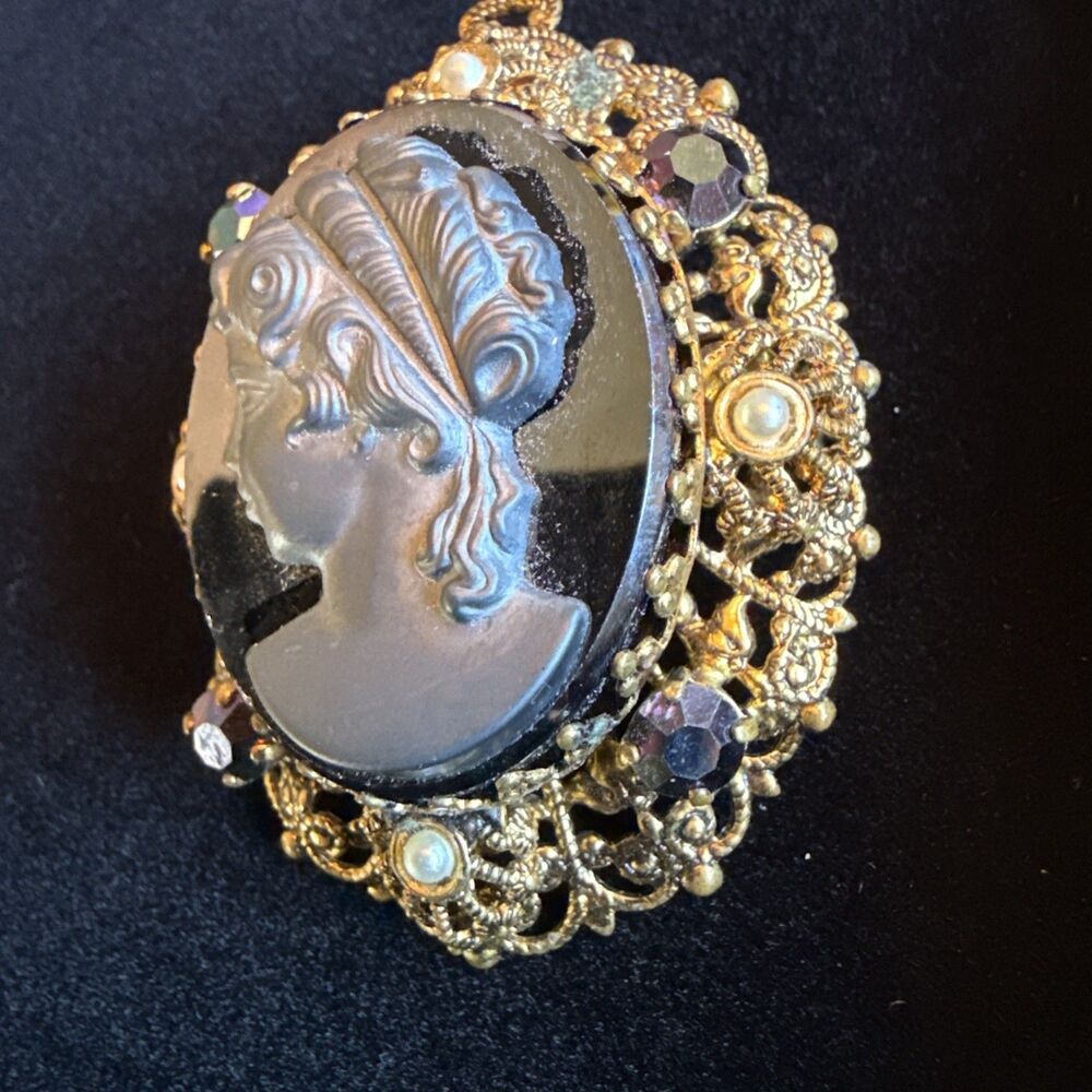 Vintage West Germany Cameo Brooch Clip Earring Set Gold Filigree Faux Pearl 1950 - Picture 8 of 9